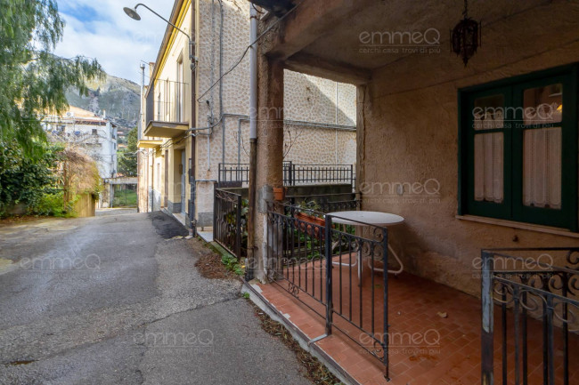 Edificio in vendita a Castelbuono
