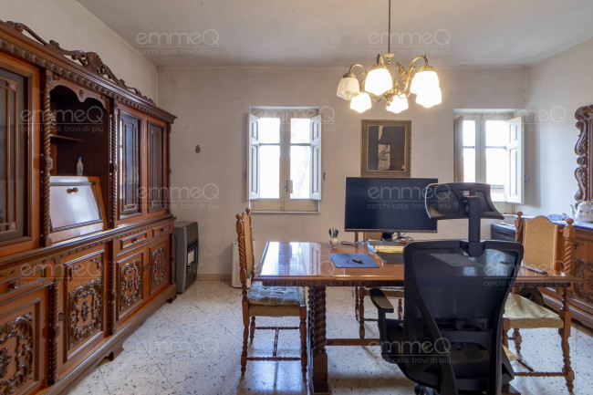 Edificio in vendita a Castelbuono