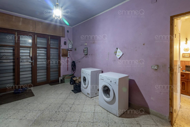 Edificio in vendita a Castelbuono