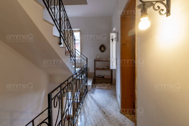 Edificio in vendita a Castelbuono