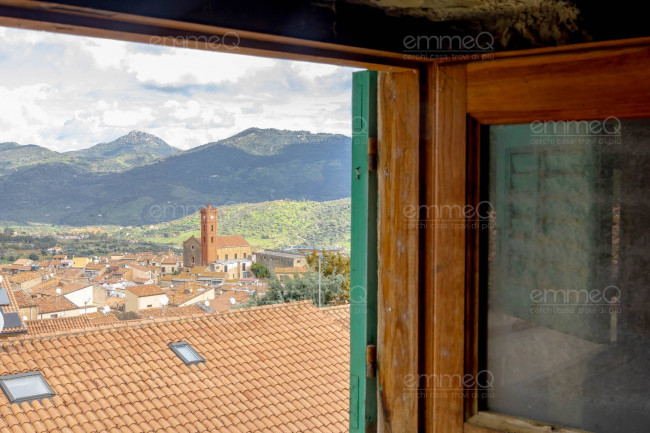 Edificio in vendita a Castelbuono