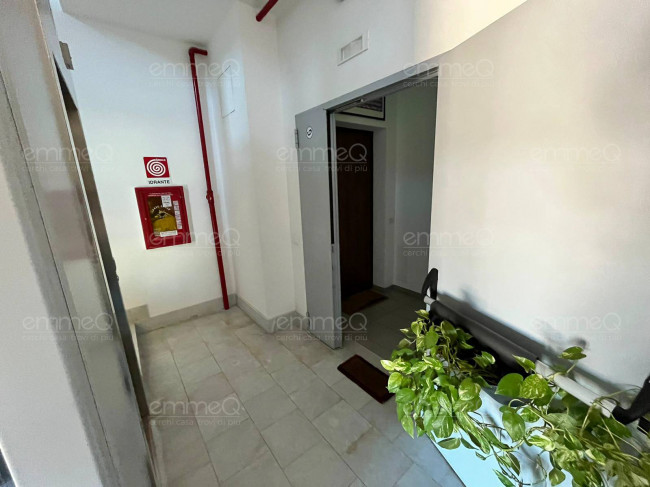 Lastrico Solare in vendita a Palermo