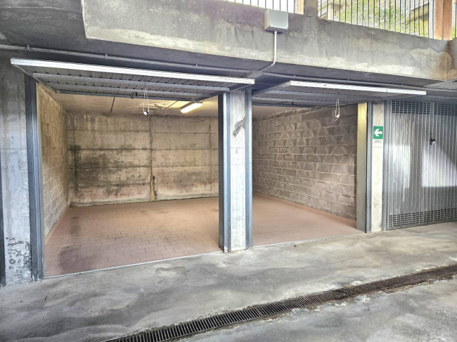Box o garage in vendita a Pietra Ligure