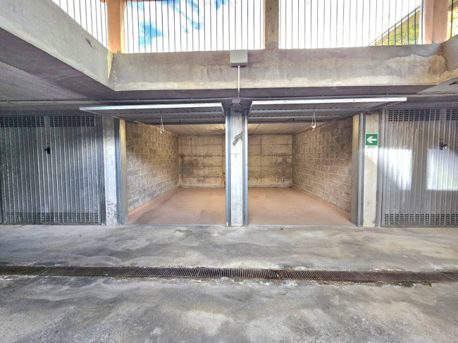 Box o garage in vendita a Pietra Ligure