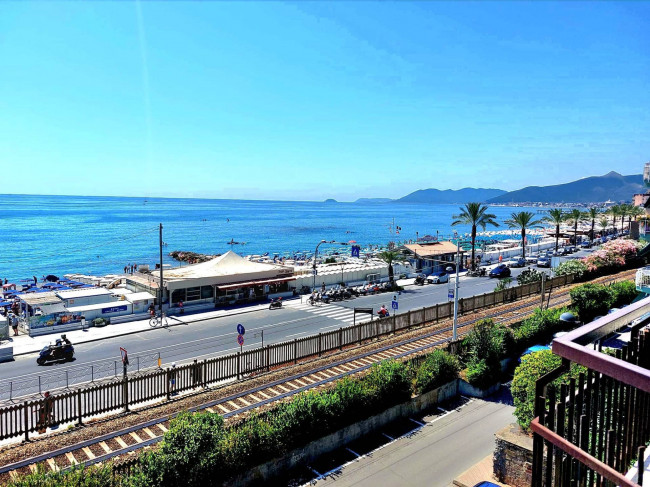 Appartamento in vendita a Pietra Ligure