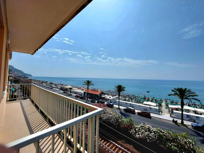 Appartamento in vendita a Pietra Ligure
