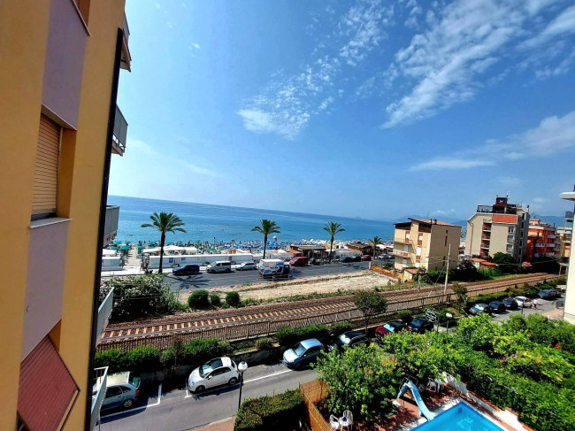 Appartamento in vendita a Pietra Ligure