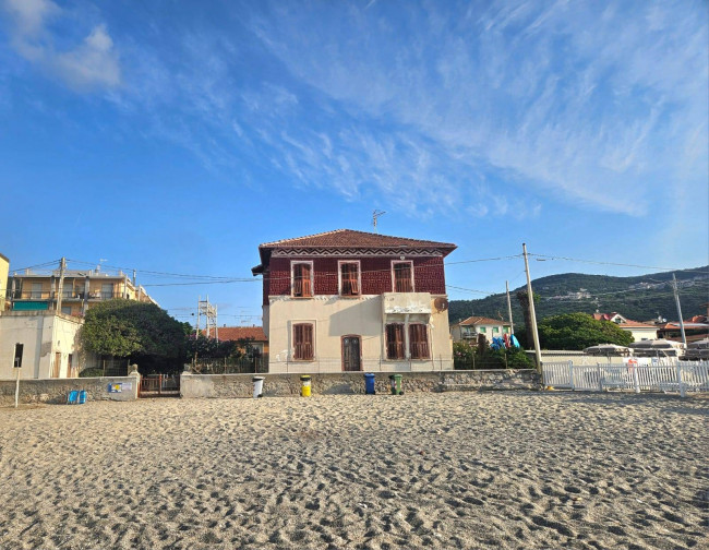 Villa in vendita a Borgio Verezzi
