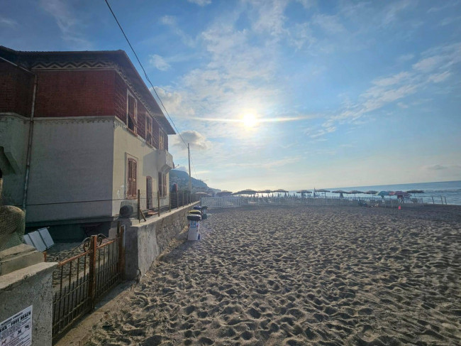 Villa in vendita a Borgio Verezzi
