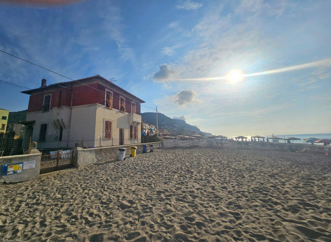 Villa in vendita a Borgio Verezzi