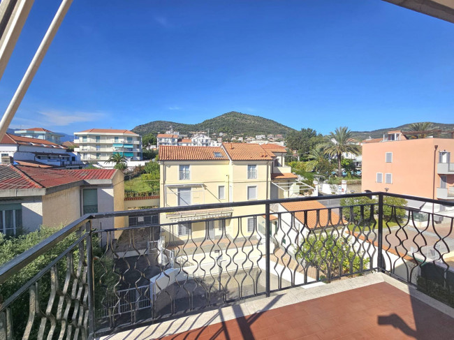 Appartamento in vendita a Pietra Ligure