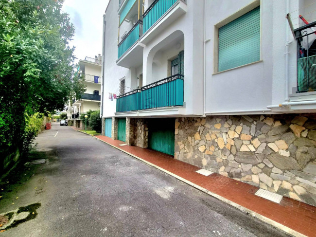 Box o garage in vendita a Pietra Ligure