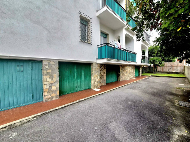 Box o garage in vendita a Pietra Ligure