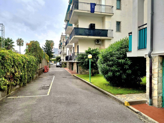 Box o garage in vendita a Pietra Ligure
