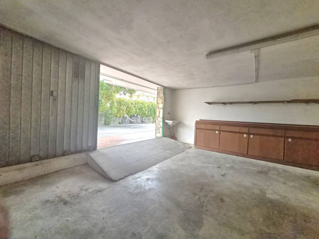 Box o garage in vendita a Pietra Ligure