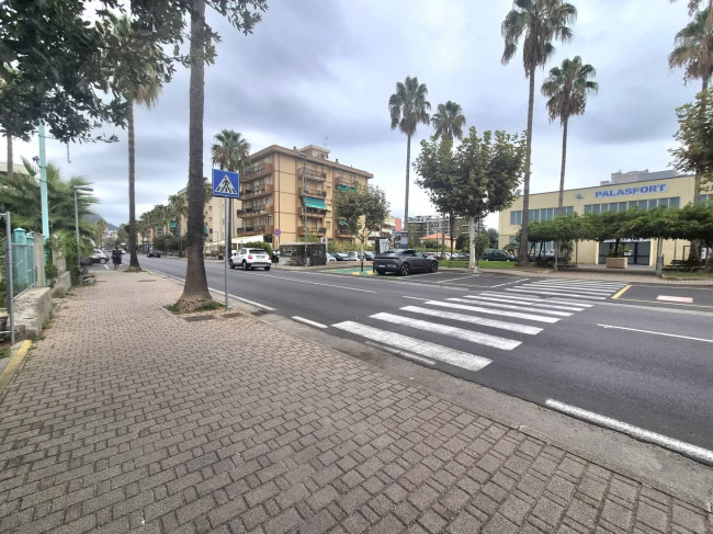 Box o garage in vendita a Pietra Ligure