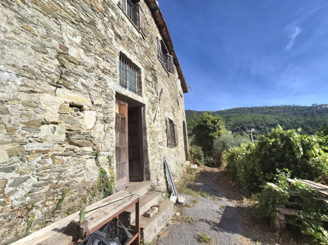 Rustico in vendita a Spotorno