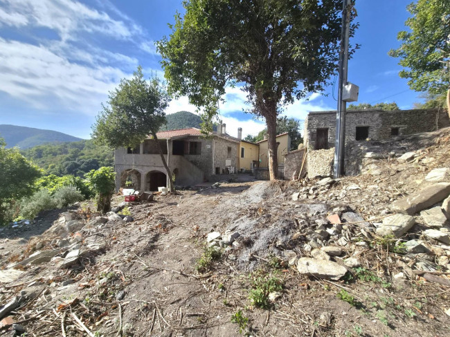 Rustico in vendita a Spotorno