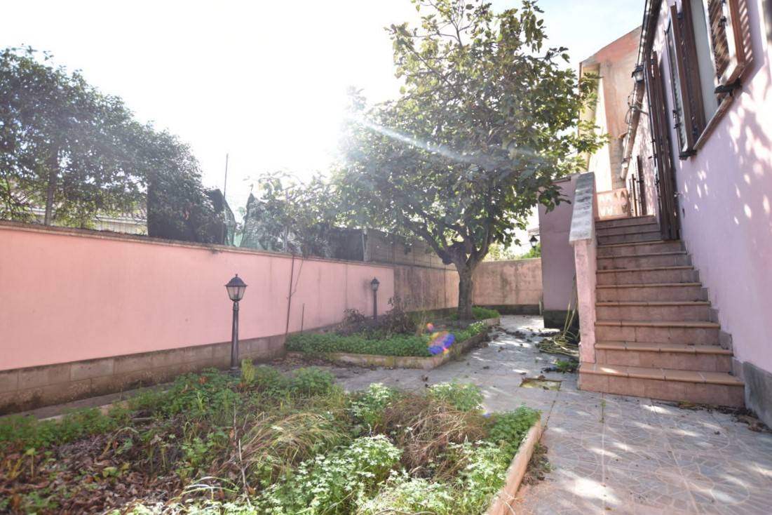 Immagine 1 di Casa indipendente in vendita  in via Saccargia 46 a Banari