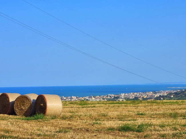 Terreno edificabile in vendita a Colonnella (TE)