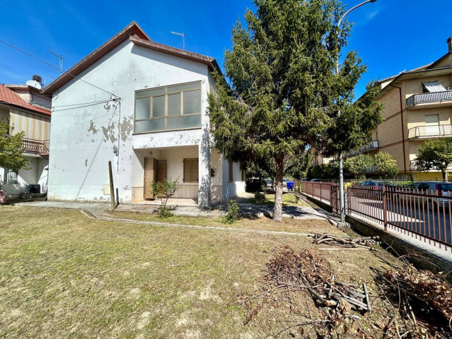 Casa indipendente in vendita a Castorano (AP)