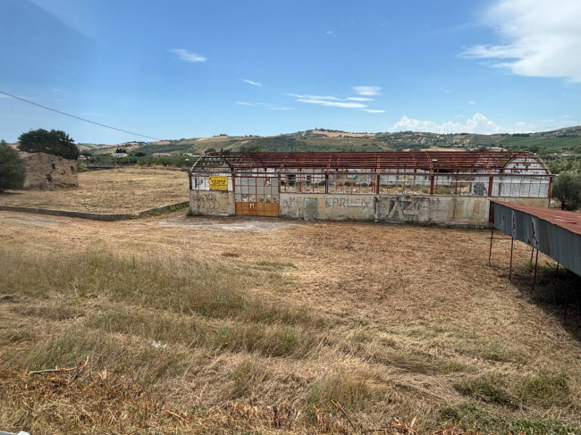 Terreno Art.le/Comm.le/Ind.le