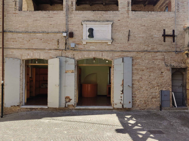 Negozio a Acquaviva Picena