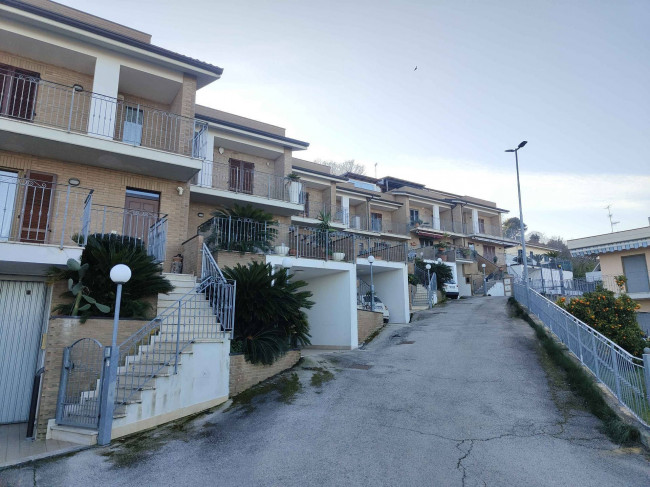 Villetta a schiera a Acquaviva Picena