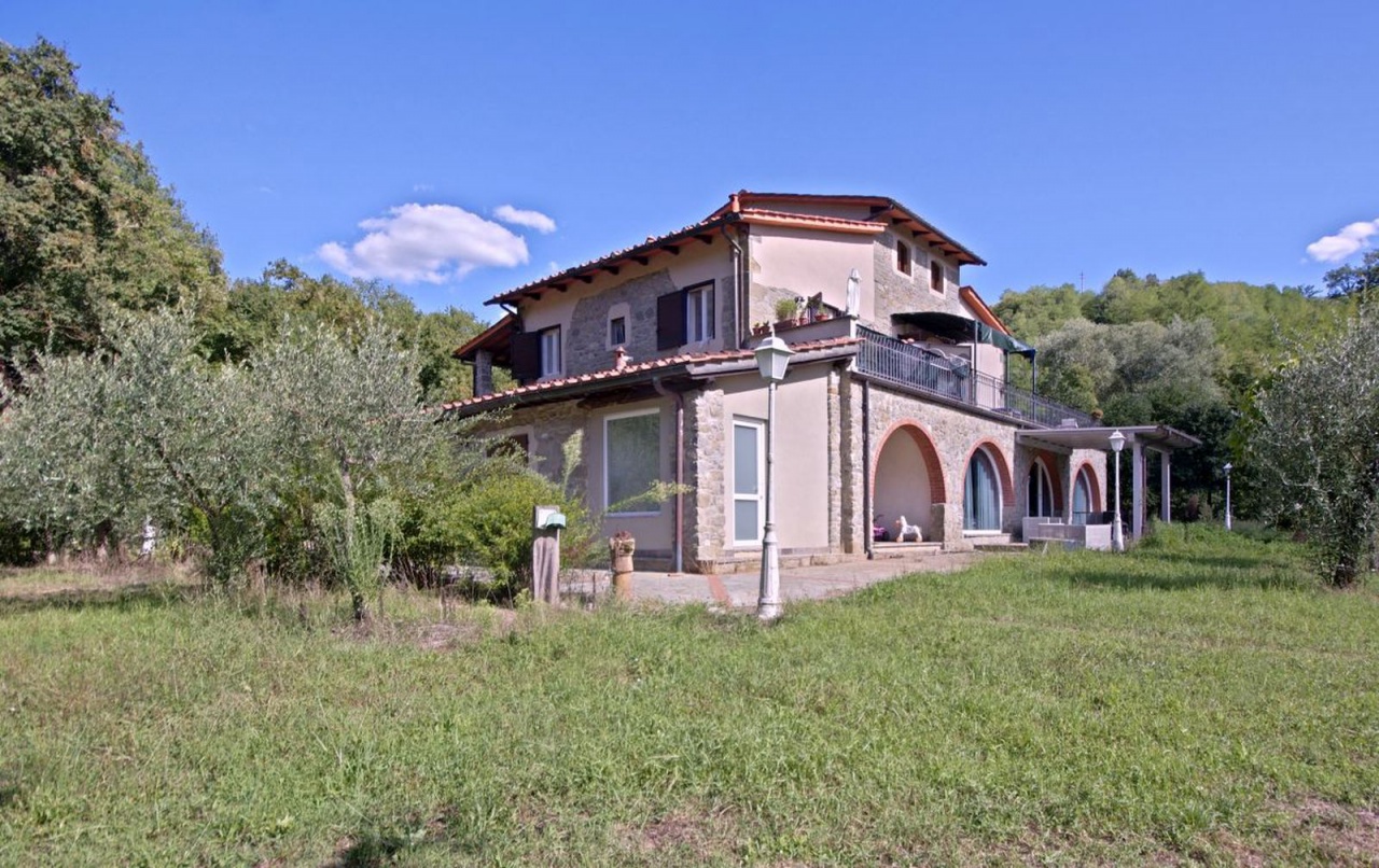 Cascina/Casale/Masseria in vendita a Castelfranco Piandiscò
