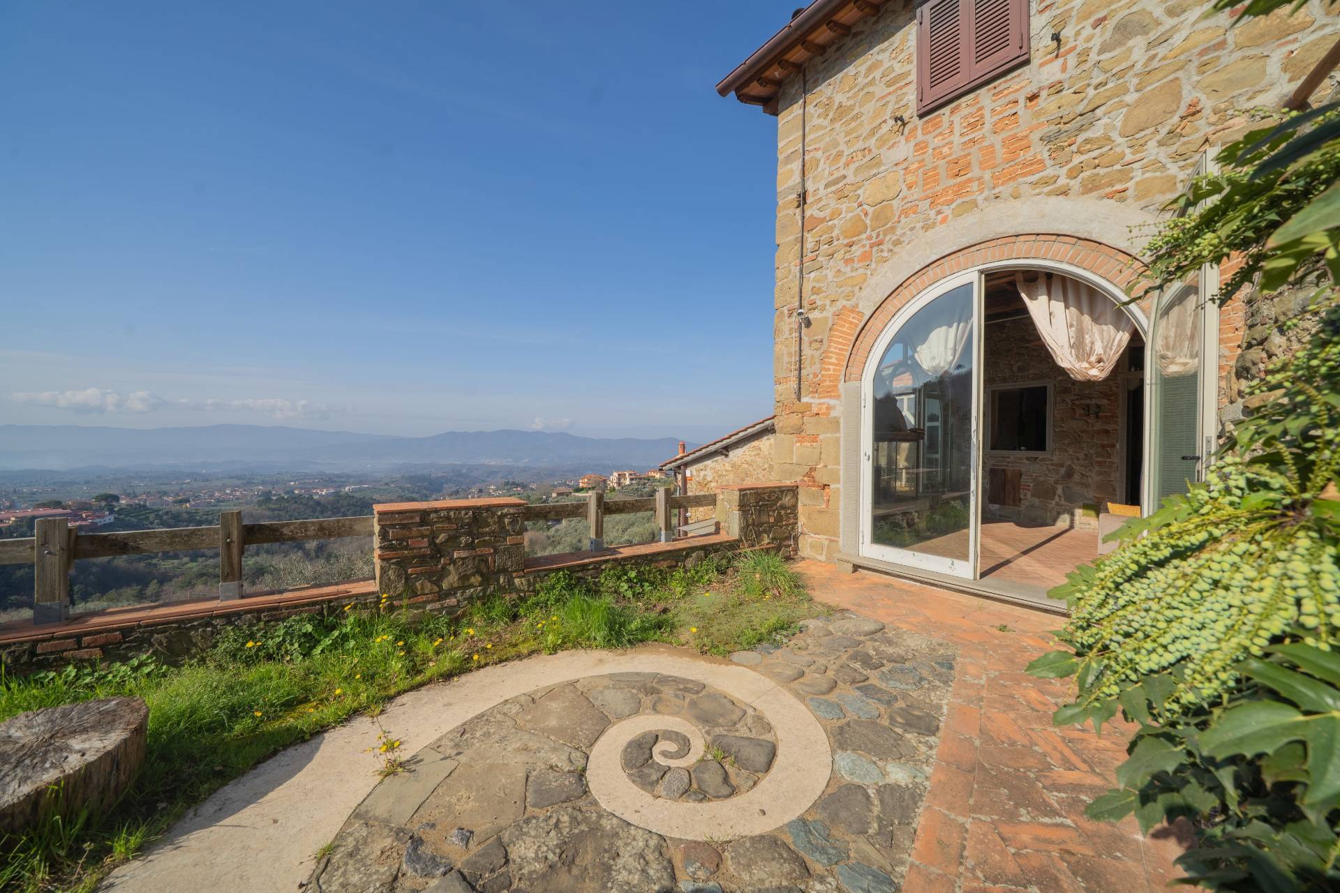 Appartamento in vendita a Reggello