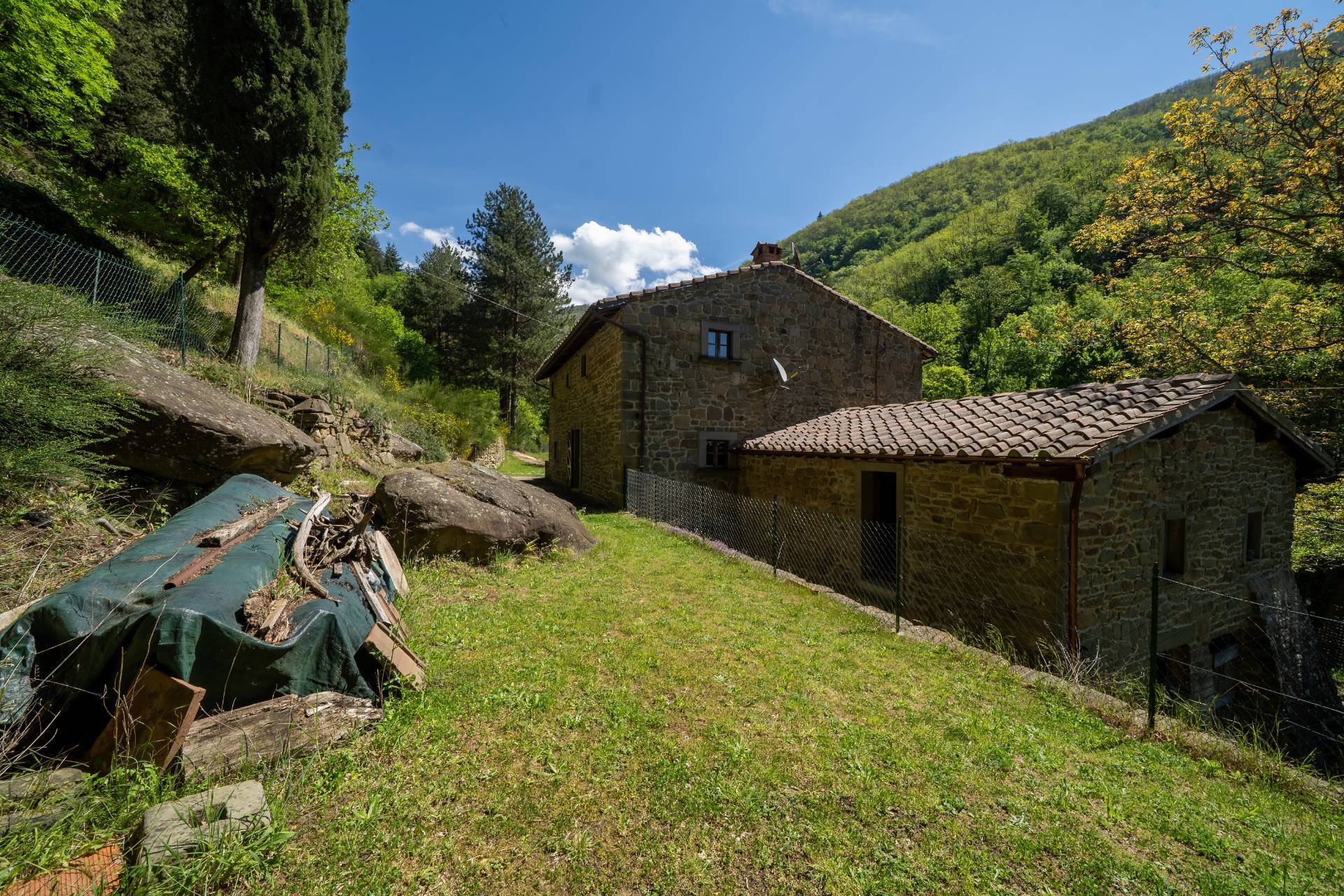Casa semi indipendente in vendita a Reggello