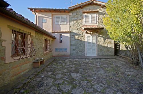 Cascina/Casale/Masseria in vendita a Reggello