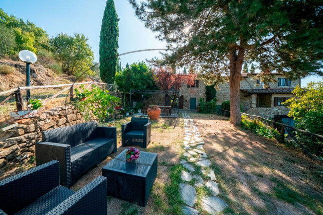 Cascina/Casale/Masseria in vendita a Reggello