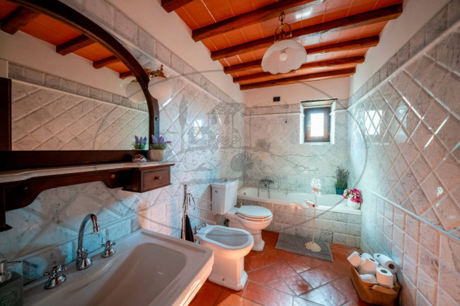 Cascina/Casale/Masseria in vendita a Reggello
