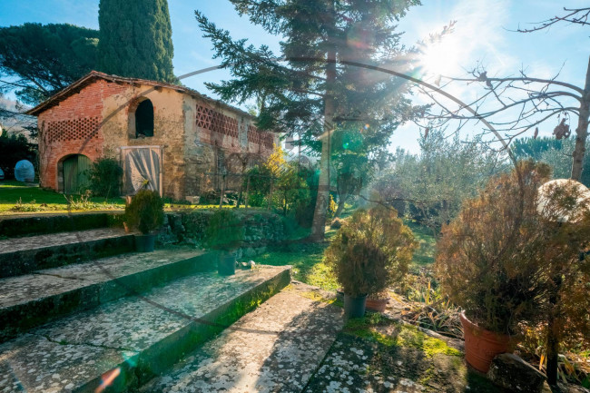 Cascina/Casale/Masseria in vendita a Reggello