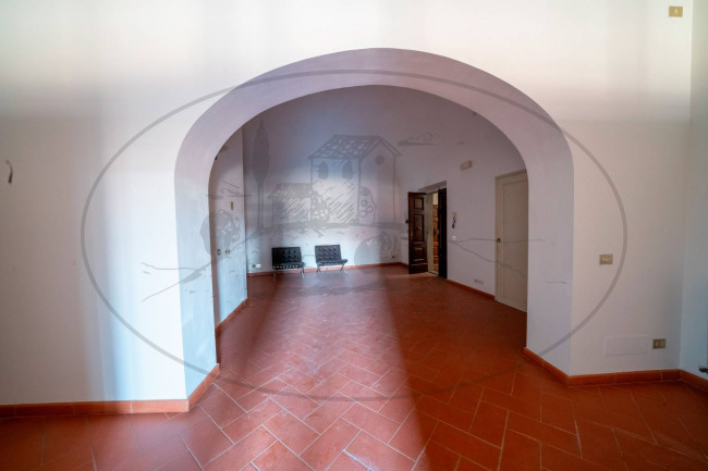 Locale commerciale in affitto a Figline e Incisa Valdarno
