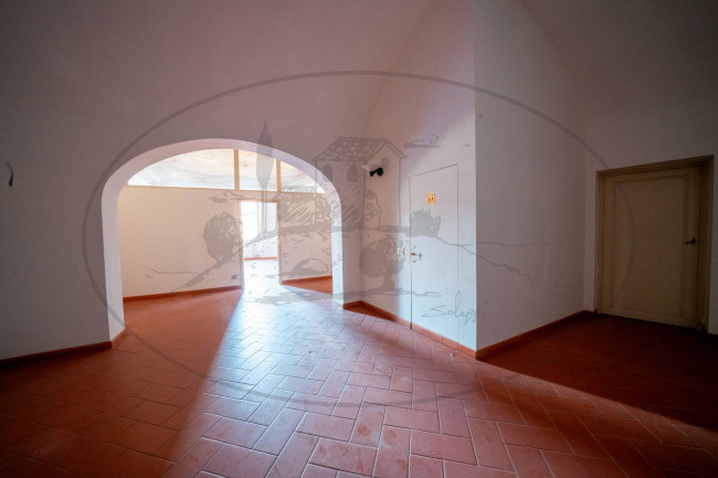 Locale commerciale in affitto a Figline e Incisa Valdarno
