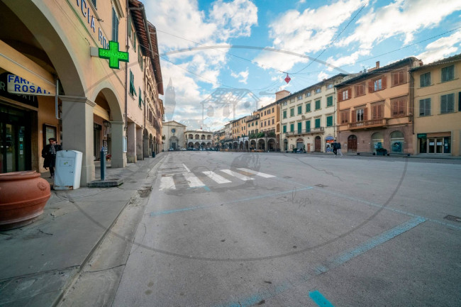 Locale commerciale in affitto a Figline e Incisa Valdarno