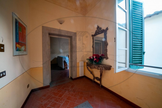 Locale commerciale in affitto a Figline e Incisa Valdarno