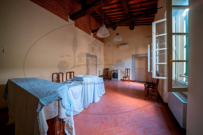 Locale commerciale in affitto a Figline e Incisa Valdarno