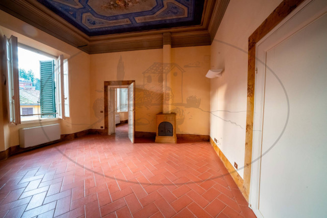 Locale commerciale in affitto a Figline e Incisa Valdarno