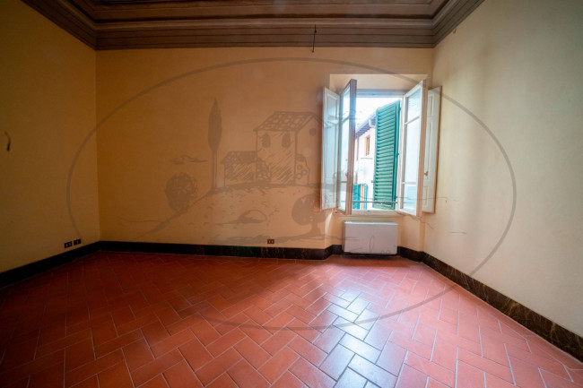 Locale commerciale in affitto a Figline e Incisa Valdarno