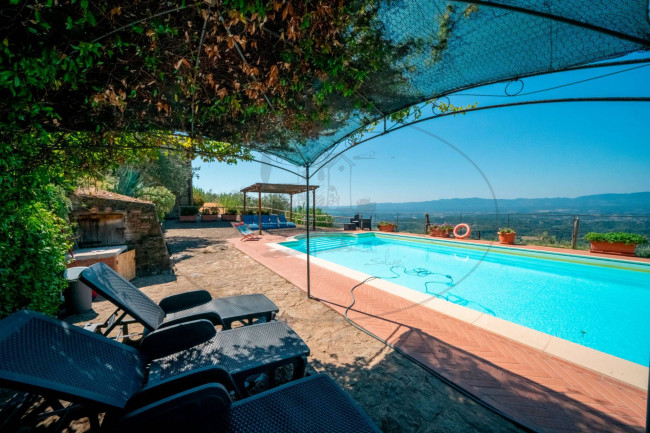 Casa colonica in vendita a Loro Ciuffenna