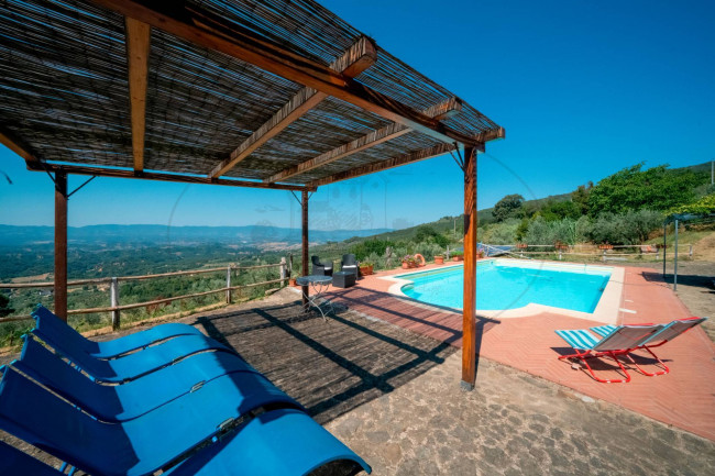 Casa colonica in vendita a Loro Ciuffenna
