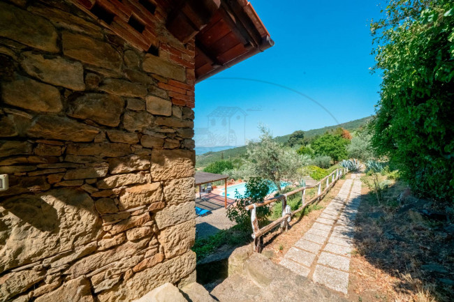 Casa colonica in vendita a Loro Ciuffenna