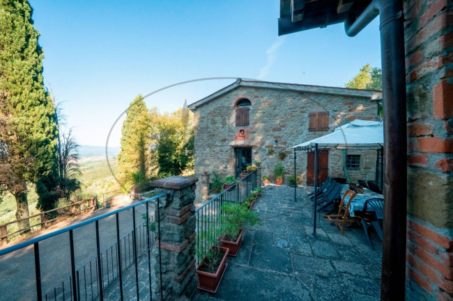 Casa colonica in vendita a Loro Ciuffenna