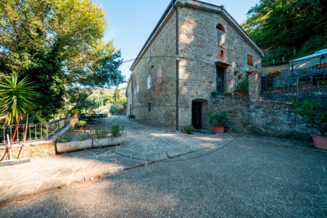 Casa colonica in vendita a Loro Ciuffenna