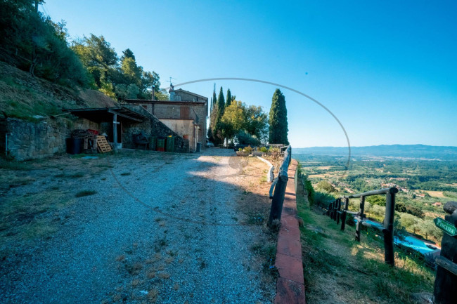 Casa colonica in vendita a Loro Ciuffenna