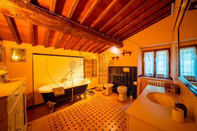 Casa colonica in vendita a Loro Ciuffenna