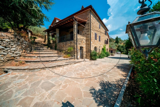 Casa colonica in vendita a Loro Ciuffenna